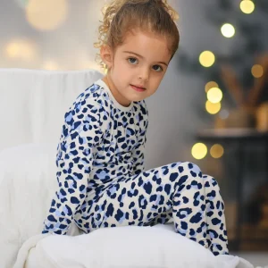 Pyjamasuppsättning för barn med snöleopardmönster