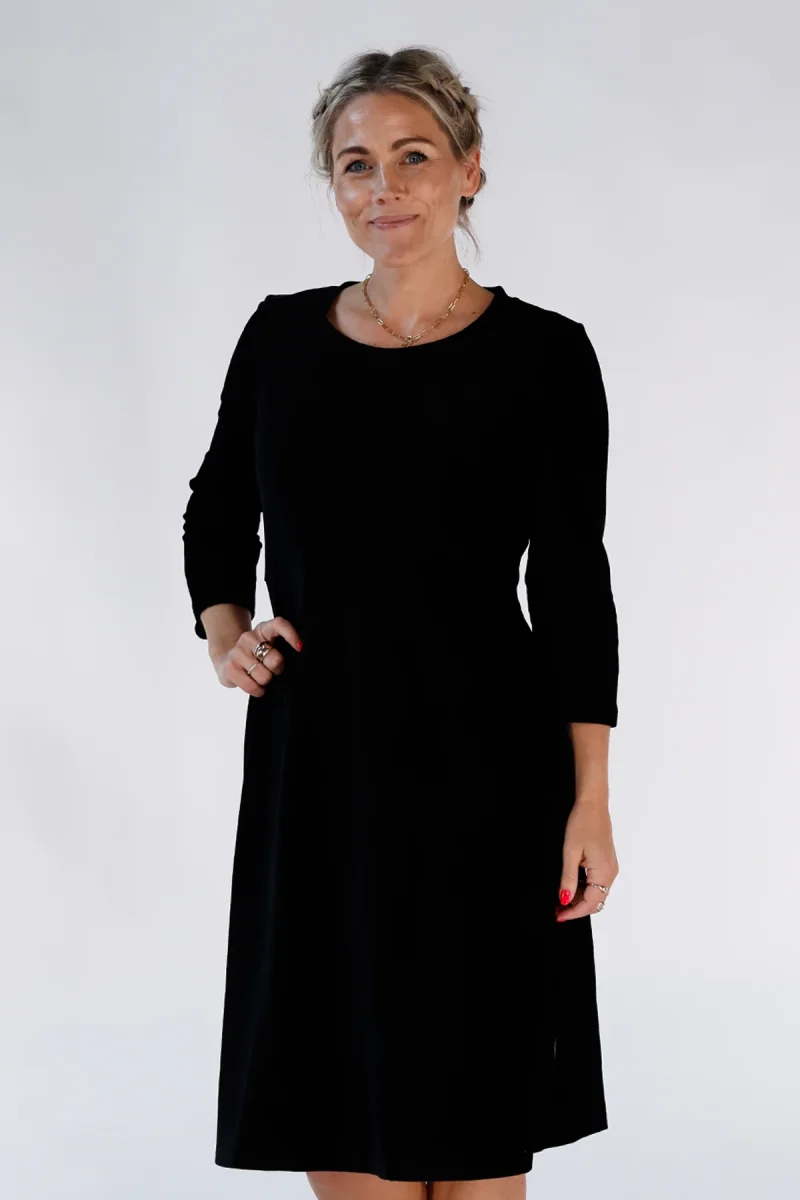 Elli svart babycordklänning - Bild 4